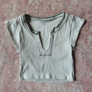 Urban Outfitters Crop Cap Sleeve Tee✨